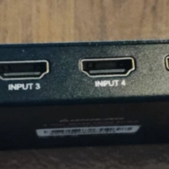 GHDSW4K4 Iogear 4K 4-Port HDMI Switch with Remote - Picture 4 of 5